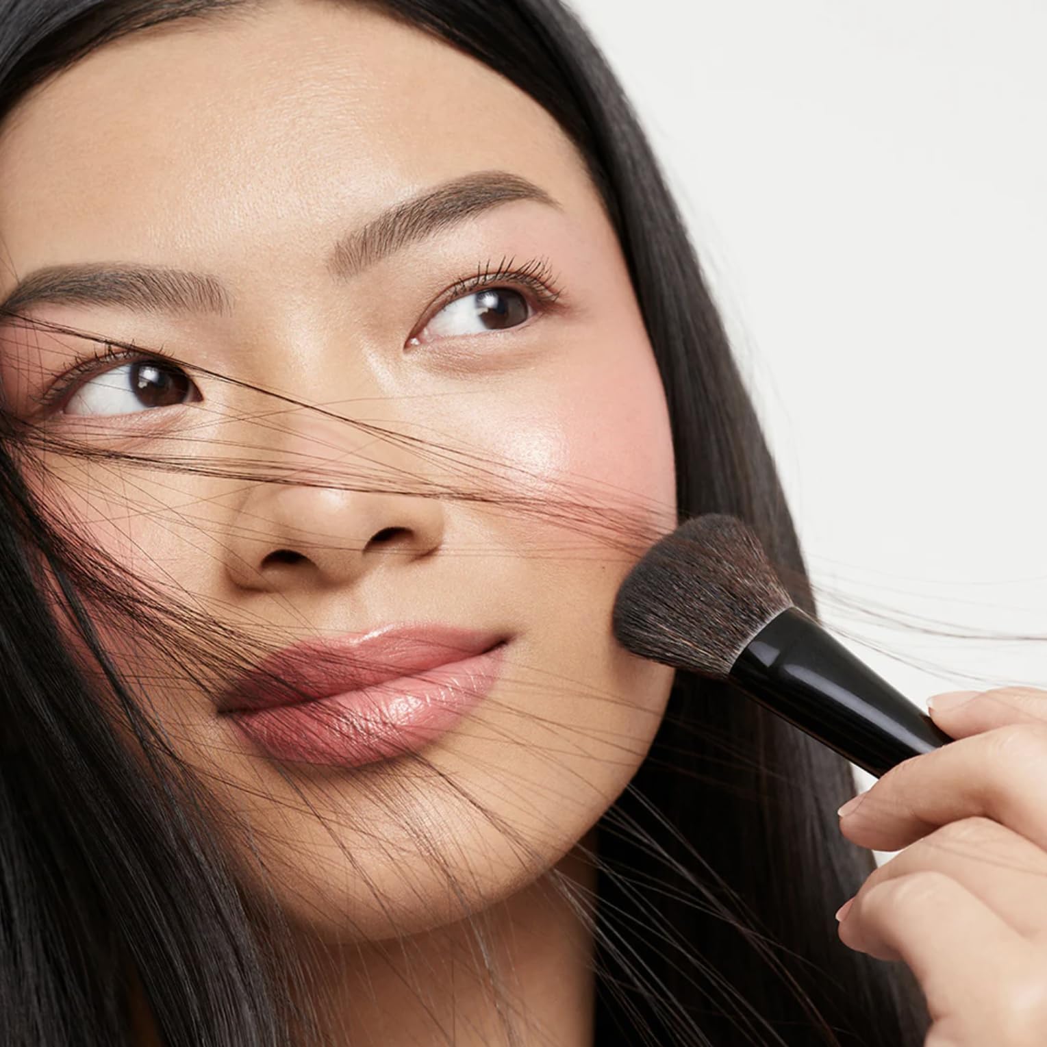 Saie The Ultimate Brush Collection - Base, Big, Double, Fluffy & Powder Blush - High-Performance, Cruelty-Free Makeup Brushes for Seamless Application - Image 8